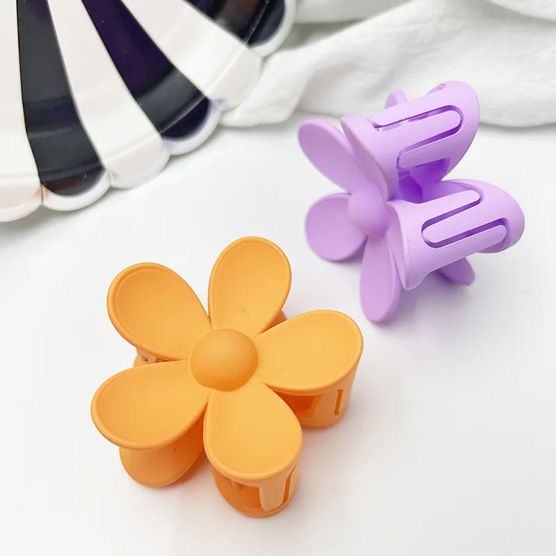 7CM Sweet Flower Hair Claw Clips Frosted Solid Color Women Girls Hair Clip Hairpin Shark Clip Ponytail Clips Hair Accessories