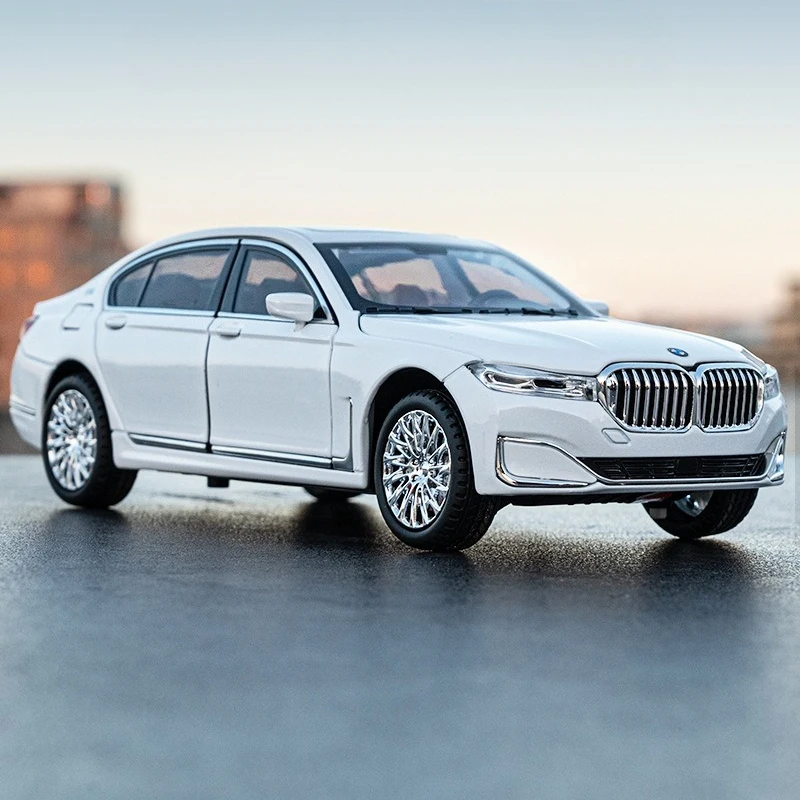 โมเดลรถอัลลอย BMW 760LI ขนาด 1/24 พร้อมเสียงเสียดสีและแสง ของเล่นเด็ก ของตกแต่งสะสมในร่ม TikTok