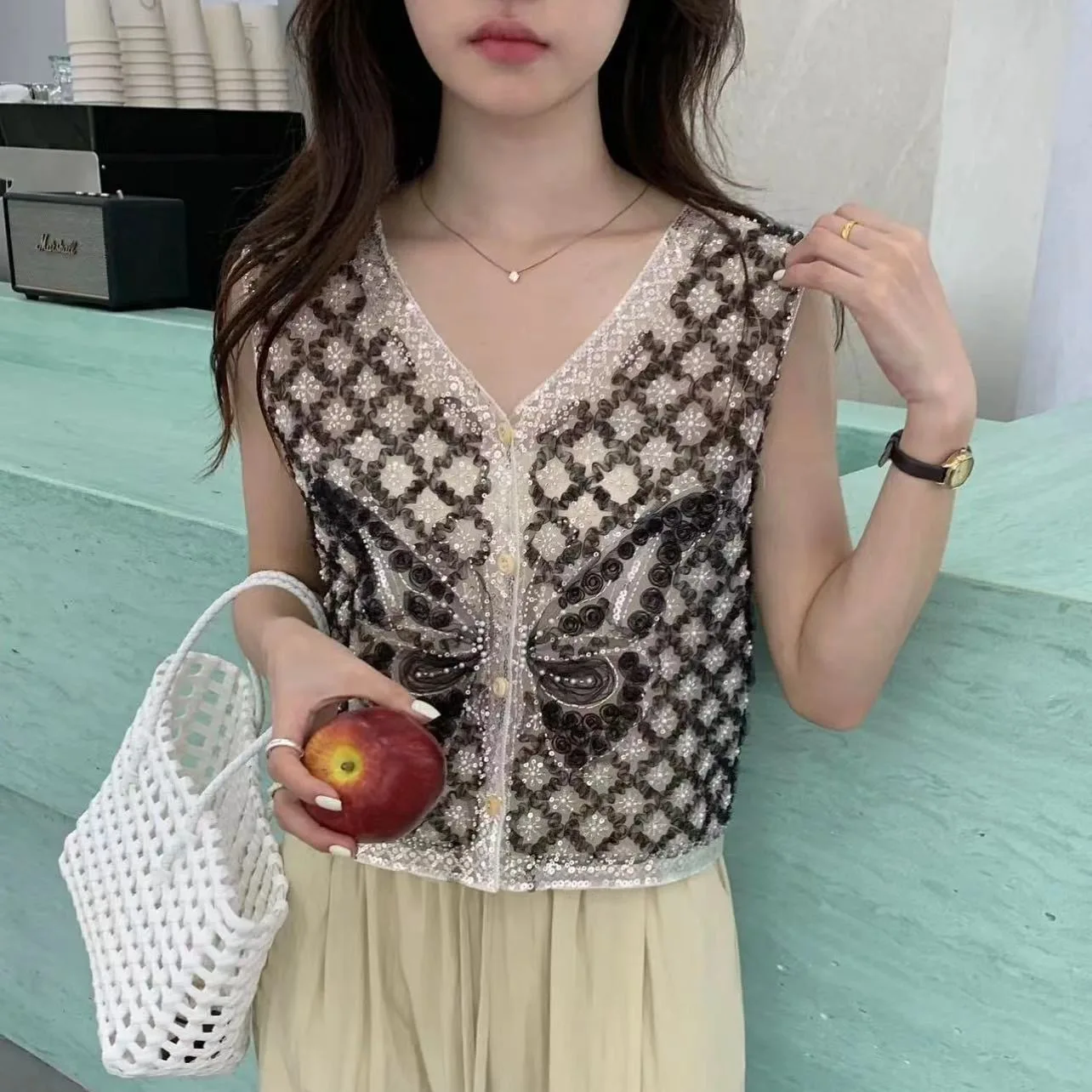 Glitter Sleevess Tank Top Butterfly Embroidery Delicate Women Cami Holiday Lace Beaded Loose Mesh Vest 2024 Summer New  Fashion