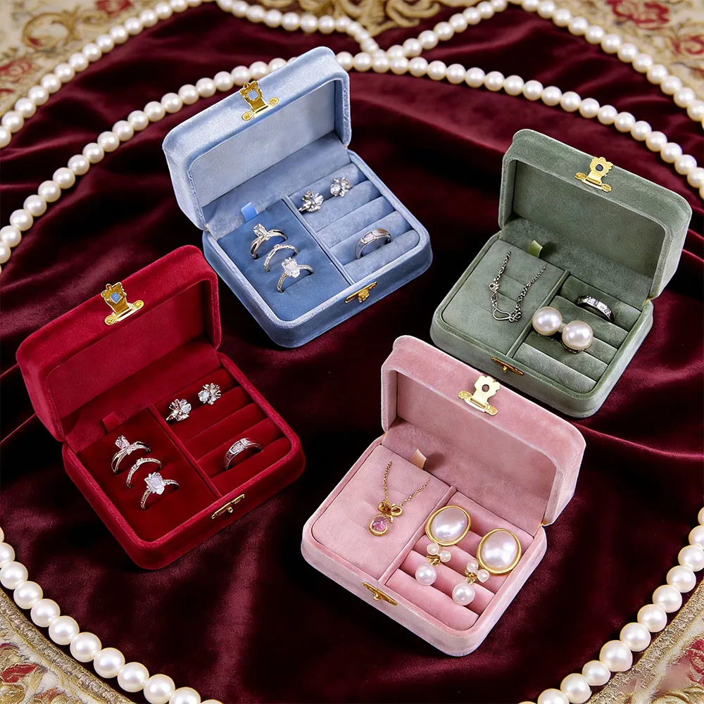Personalized velvet jewelry box,equipped with waist snap,store vintage rings&earrings.Customizable name travel gift for friend