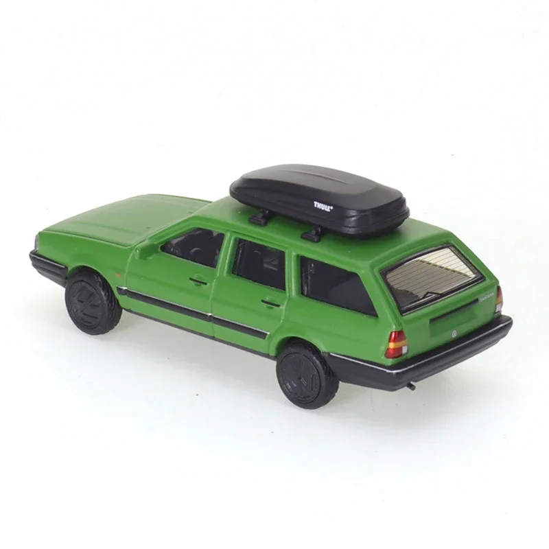 XCARTOYS 1:64 Alloy Die Cast Car Model Toy Volkswagen Santana Wagon Matte Green Alloy Collection Car Model Toys Ornaments