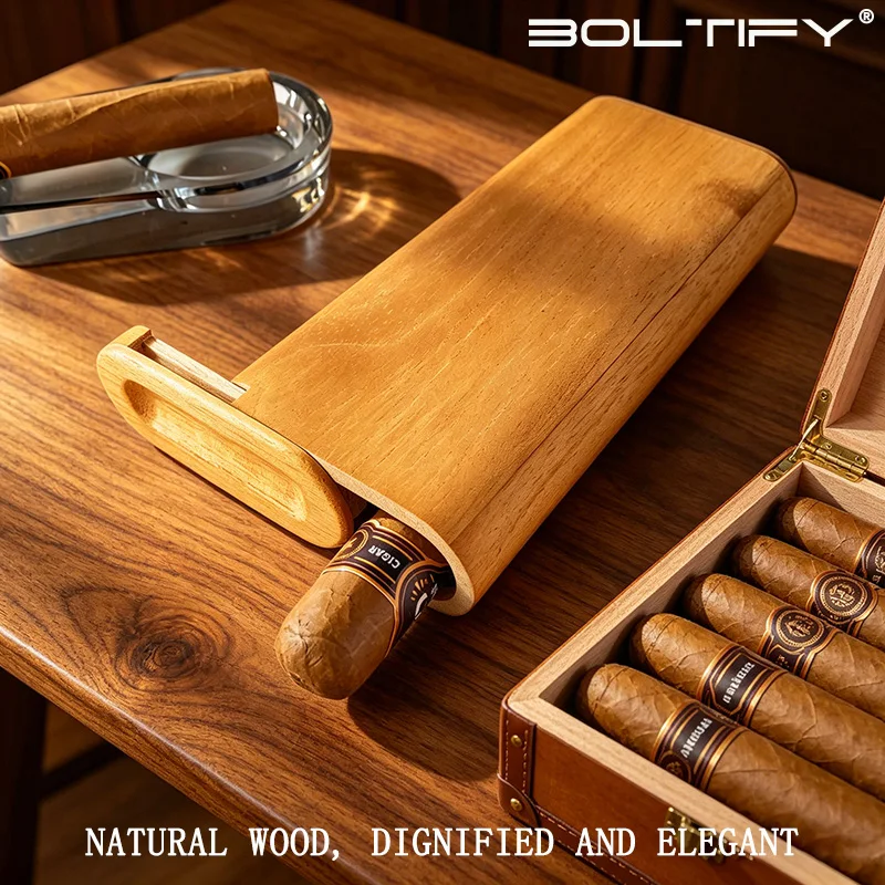 Solid wood convenient cigar case cigar box Can hold 3 cigars High-end practical product. Portable for travel gift for father/men
