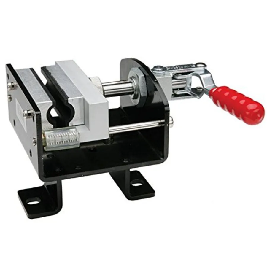 

Инструмент GolfWorks Quick Shaft Clamp для быстрой и точной замены рукояток клюшек для гольфа во время тренировок и турниров