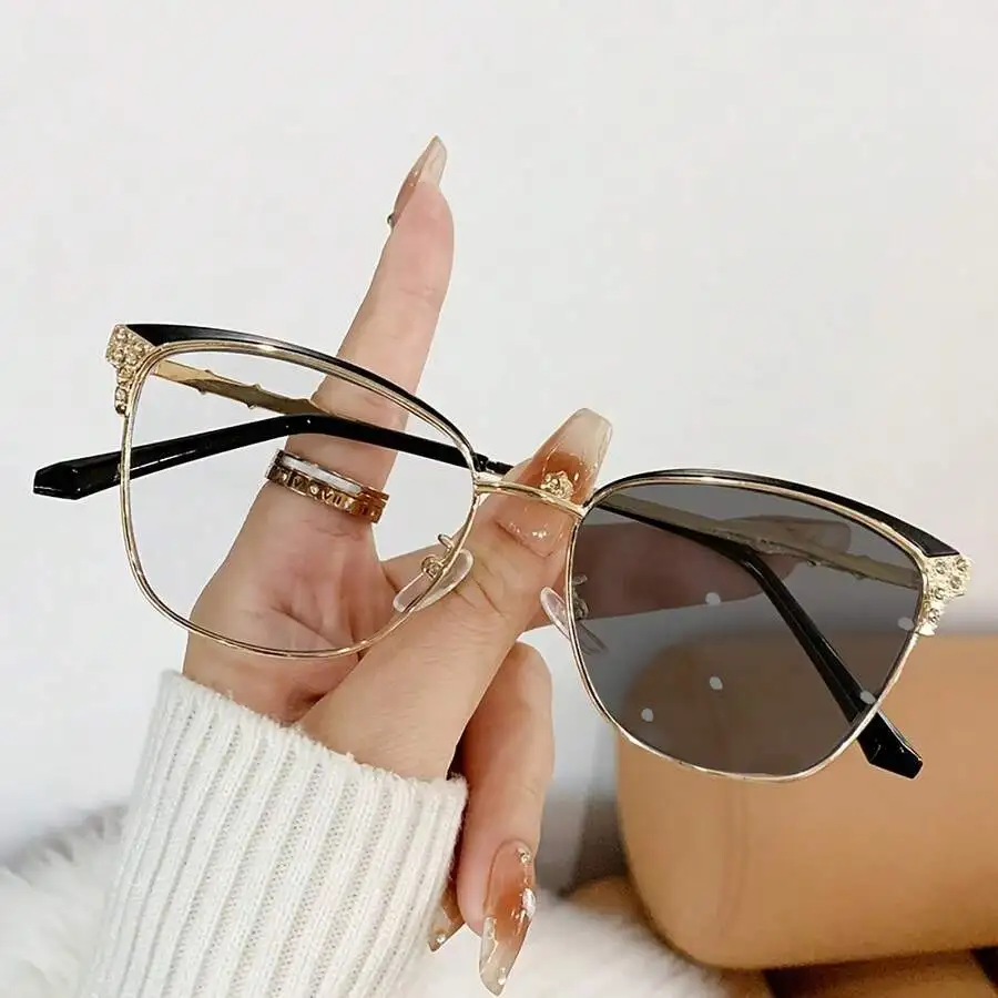 Fashionable Women's Rhinestone Cat-Eye Glasses, Dual-Purpose Multifunctional, Featuring Smart Photochromic Lenses view 4