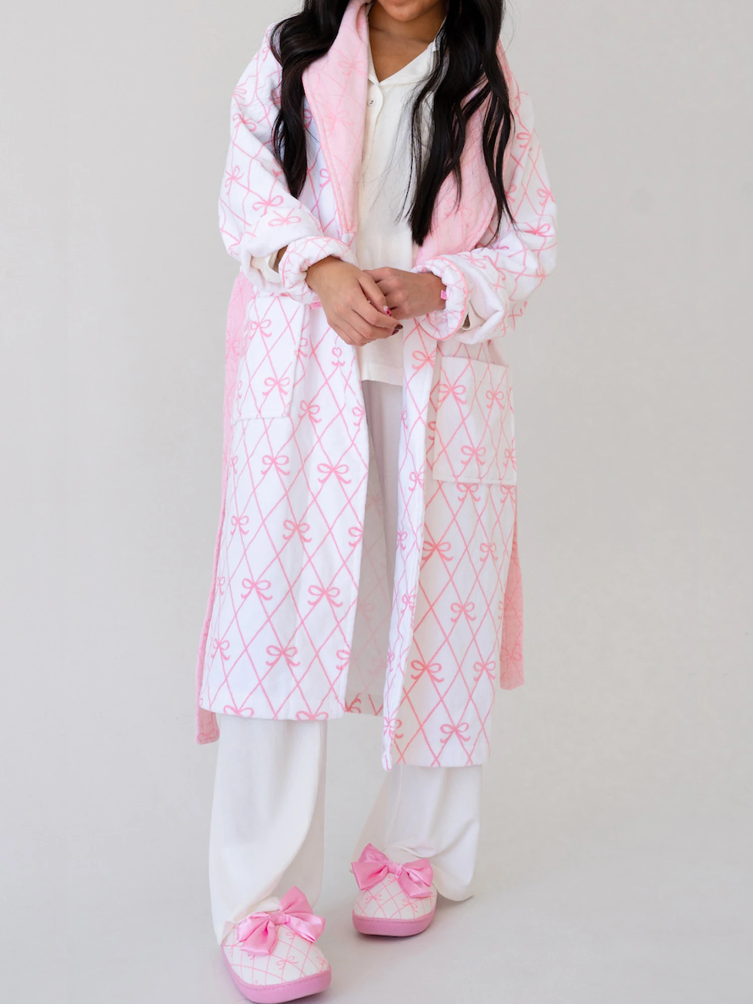 

Women Pajama Set Stylish V-Neck Short Sleeve Top and Elastic Waist Shorts Sleepwear Loungewear with Pockets