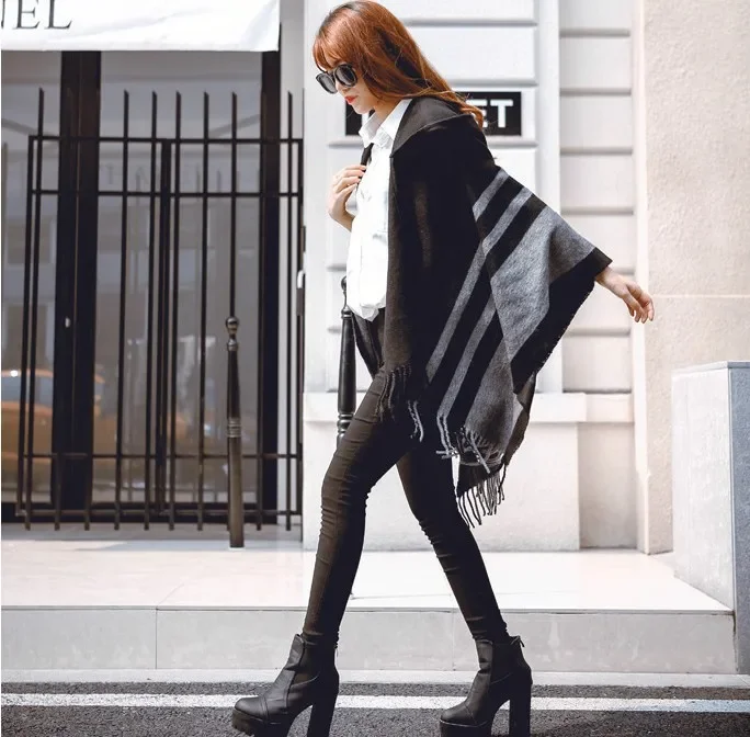 

Fashion Winter Ponchos and Capes for Women Oversized Shawls Oversized Multifunction Shawls with Caps