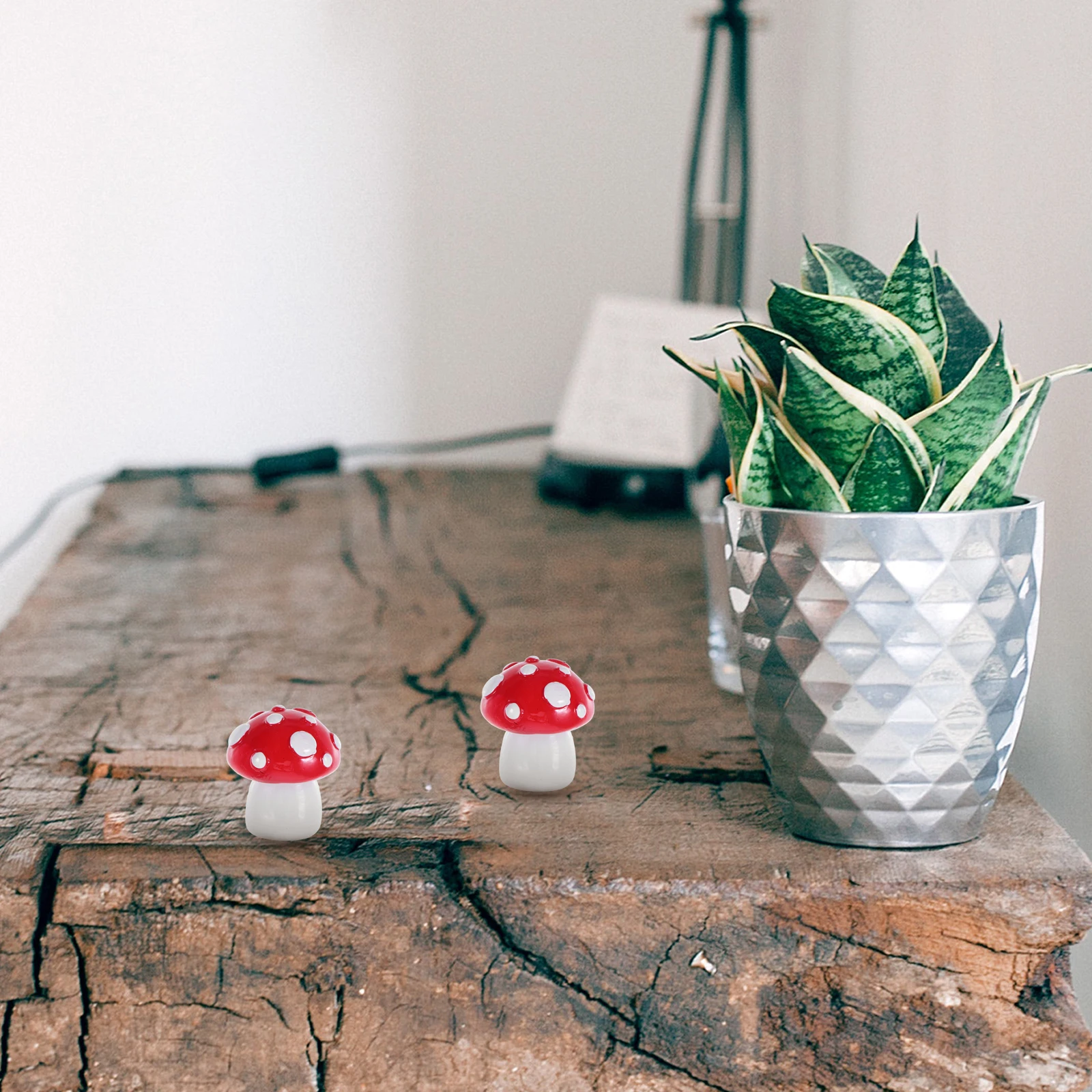 

20pcs Night Glow Mushroom naments 3D Resin Decor for Home Wedding Terrarium Statue Garden Crafts Realistic Vegetables