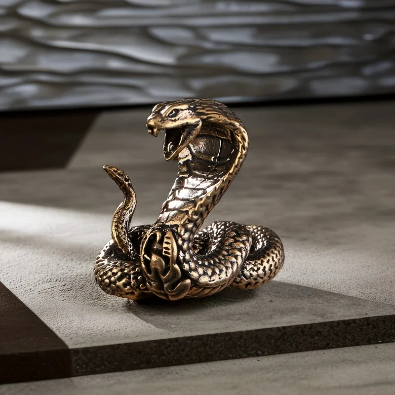 تمثال كوبرا عتيق من النحاس الصلب - منحوتة ثعبان مصنوعة يدويًا، عرض قابل للجمع لغرف متعددة وديكور عطلة احتفالي