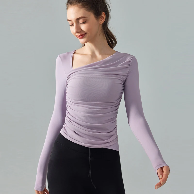 T-shirt a maniche lunghe con collo slash versatile stile retrò europeo e americanoT-shirt a maniche lunghe in rete a maniche lunghe di nuova moda Femme