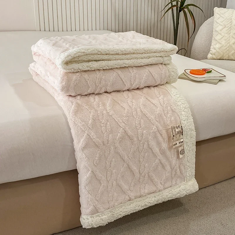 

Nordic-style Taffy lamb fleece blanket, double-sided fleece thickened multi-functional office autumn and winter blanket