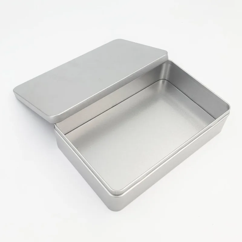 กล่องดีบุกเปล่าทรงสี่เหลี่ยมใช้สำหรับบรรจุภัณฑ์ของขวัญ เครื่องประดับ และของใช้ในครัวเรือนที่สะดวก ใช้งานได้จริง และอเนกประสงค์