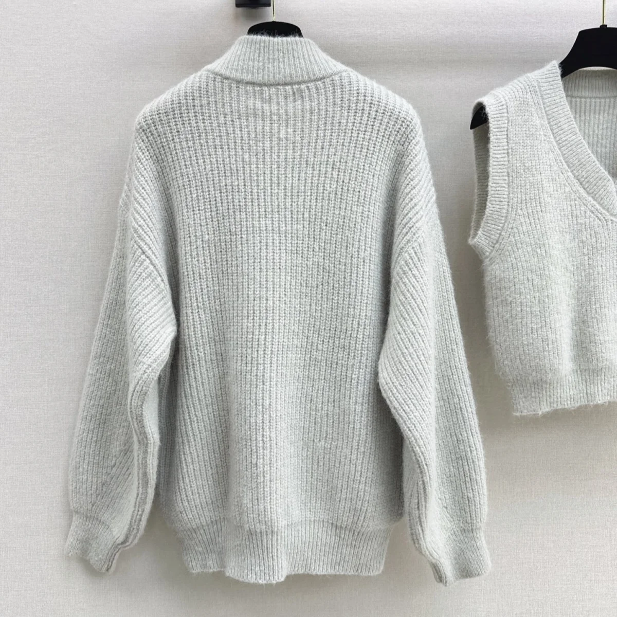2026 High Quality Women's Lazy Style Light Hemp Grey Knitted Set--2692210