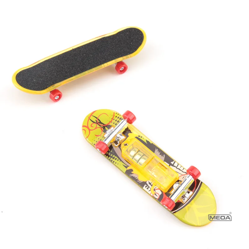 Luminoso Finger Skateboard Toys Mini Skateboard fingerboard con luce novità giocattoli per bambini regali bomboniere