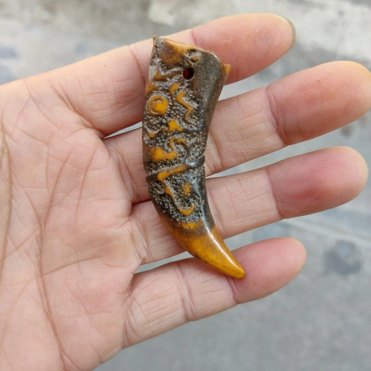 

Antique Style Claw Shaped Carving Decorative Craft Ornament Handmade Sculpture Statue