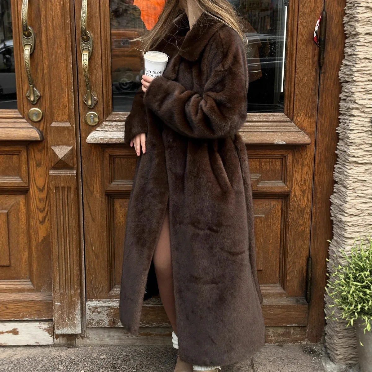 

2025 Winter Women‘s Belted Eco Faux Fur Coat, Waist-Cinching Pure Color Mink Style Jacket, Furry Collar Lady Outerwear