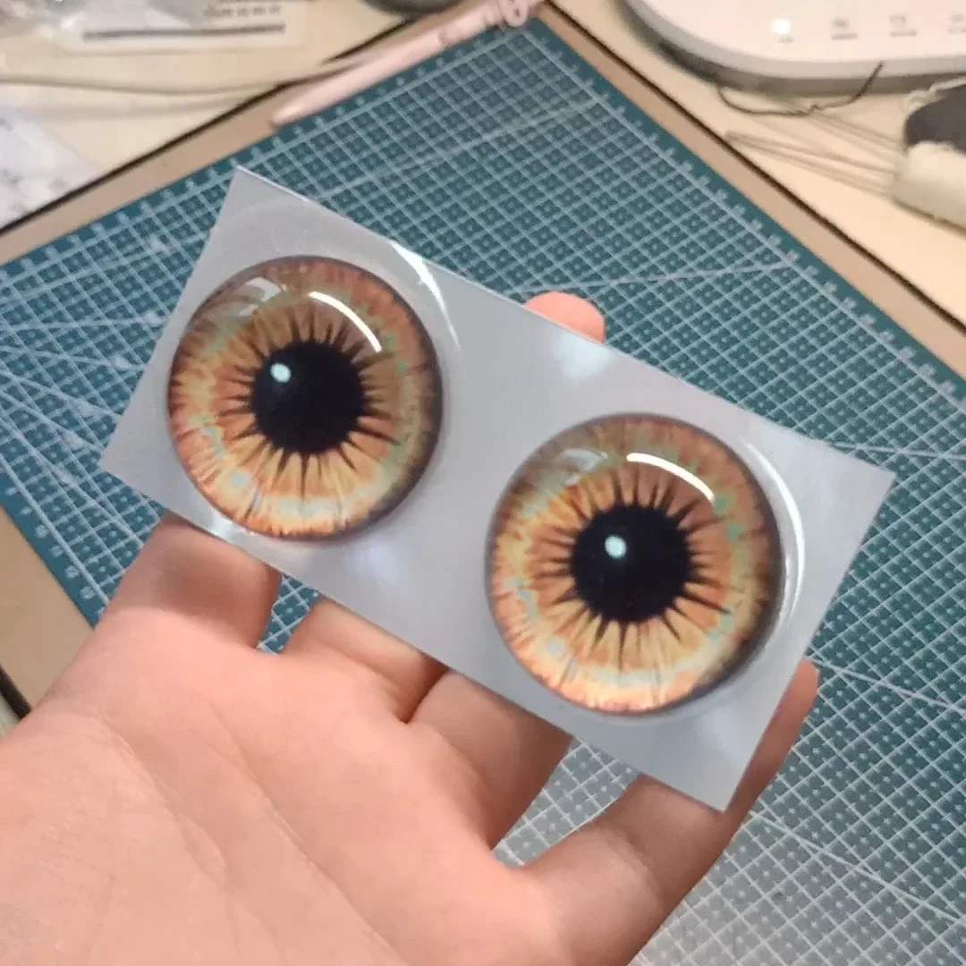 

Customized Realistic Eye Materials for 1 Pair of Beastly Hemispherical Eyes Fursuit