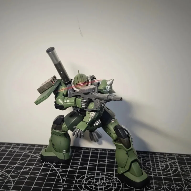 Bandai en Stock figura de Anime Hg 1/144 Zaku Ii tipo C-6/R6 modelo de montaje juguetes de acción coleccionar regalo para niños juguete decorativo