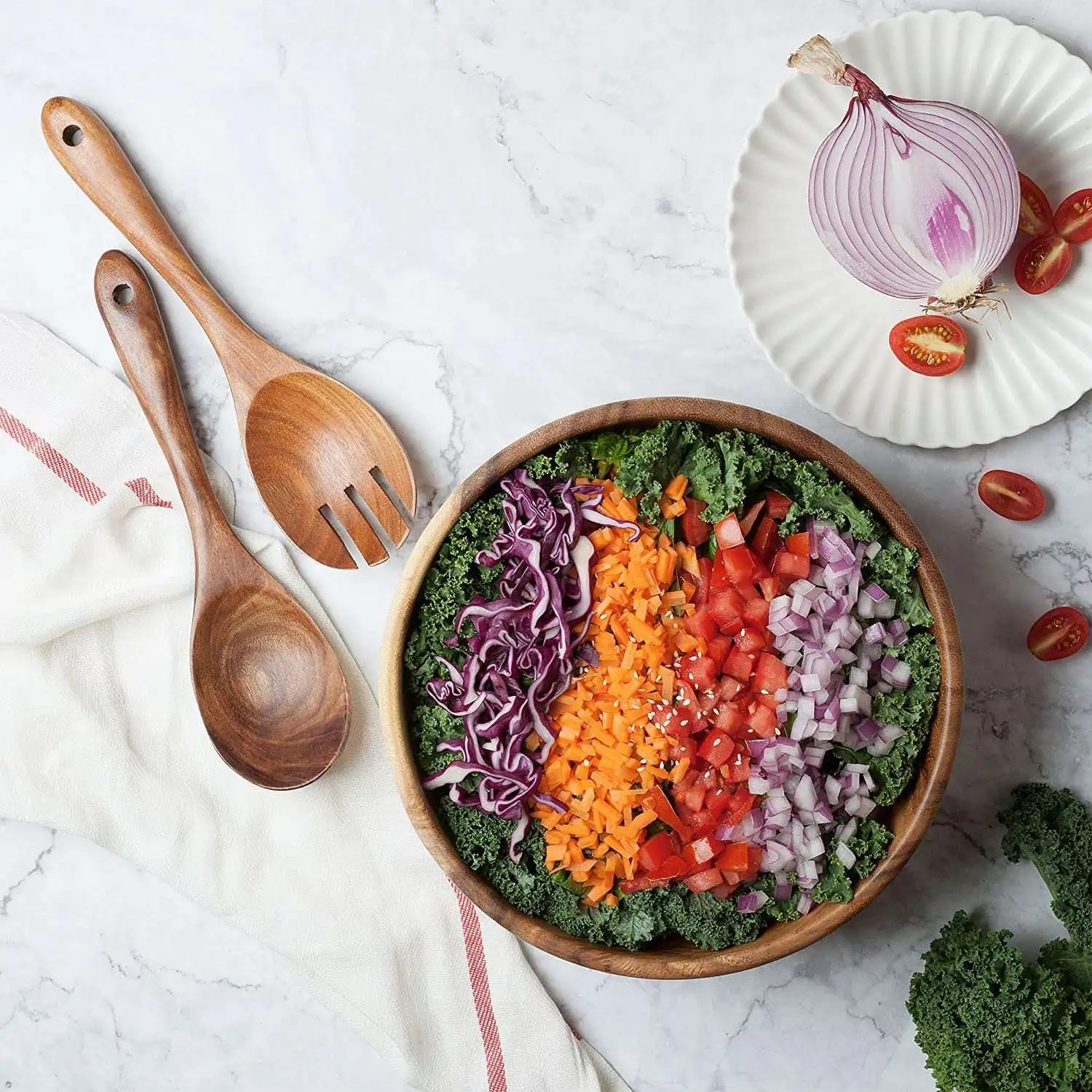 وعاء سلطة خشبي - وعاء خشبي كبير 9.4 بوصة من خشب السنط مع ملعقة يمكن استخدامه لسلطة الفاكهة