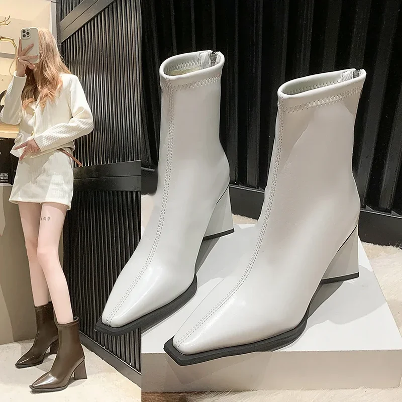 Sharp pointed, thick and high-heeled women's boots 2024 new, niche design, high-end feel, explosive street women's slim boots