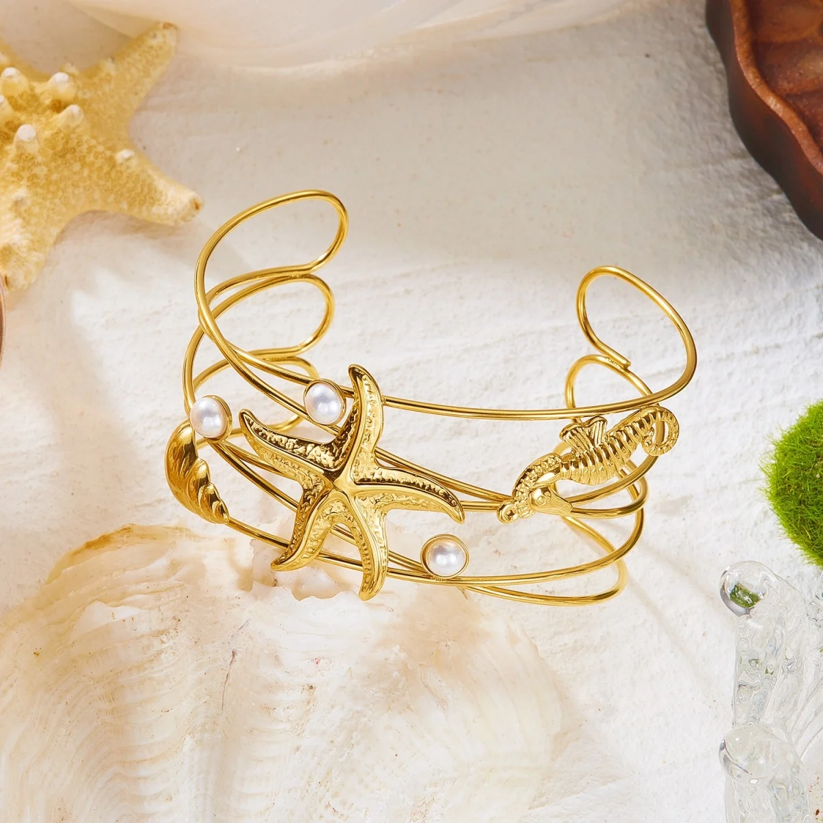 Mehrliniger Armreif aus Edelstahl mit Seestern-, Muschel-, Quallen-, Seepferdchen-, Sonnen- und Schildkrötenmotiven für Damen und Herren, Sommer-Schmuck. – Detail 26