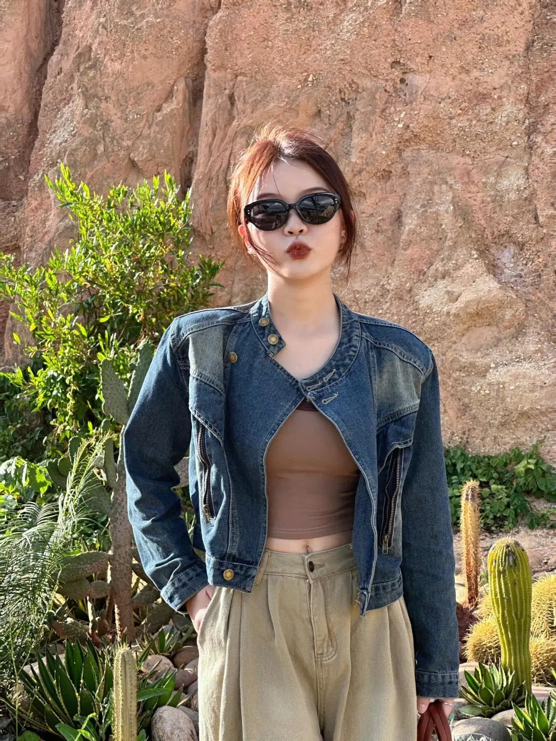 

Элегантные женские куртки Old Money, женские кожаные модные куртки с отложным воротником и длинными рукавами, высококачественные облегающие однотонные офисные куртки на пуговицах