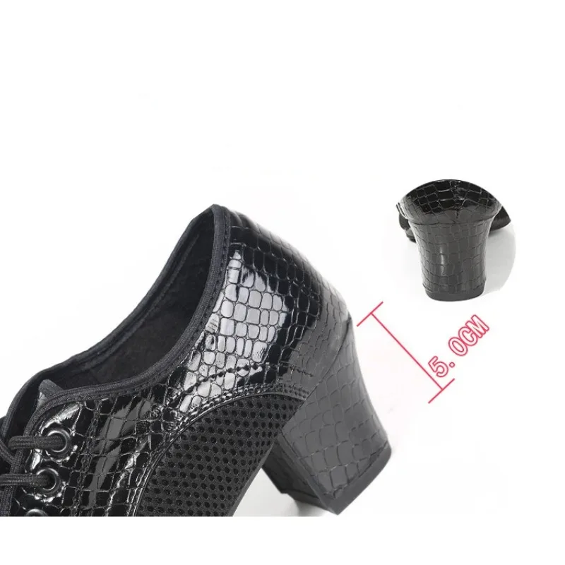 รองเท้าเต้นรำแบบพื้นนิ่มสำหรับผู้หญิงรุ่นใหม่ปี 2025 รองเท้าเต้นรำแบบชาติพันธุ์ รองเท้าเต้นรำละติน รองเท้าเต้นรำสแควร์ รองเท้าเต้นรำสังคมสำหรับฤดูใบไม้ผลิ/ฤดูร้อน