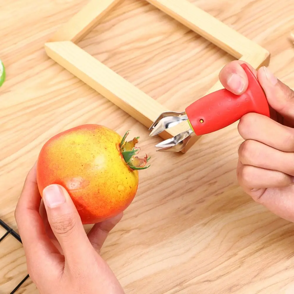 Stainless Steel Strawberry Huller Creative Design Pineapple Fruit Stem Remover Stalk Corers Stem Removal Device Kitchen Use