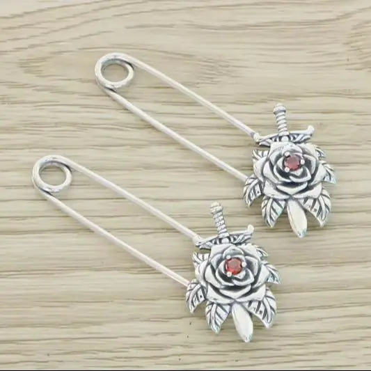 Rose brooch, men's and women's pure silver brooch, brooch buckle design, retro bag, niche silver decoration, fixed buckle
