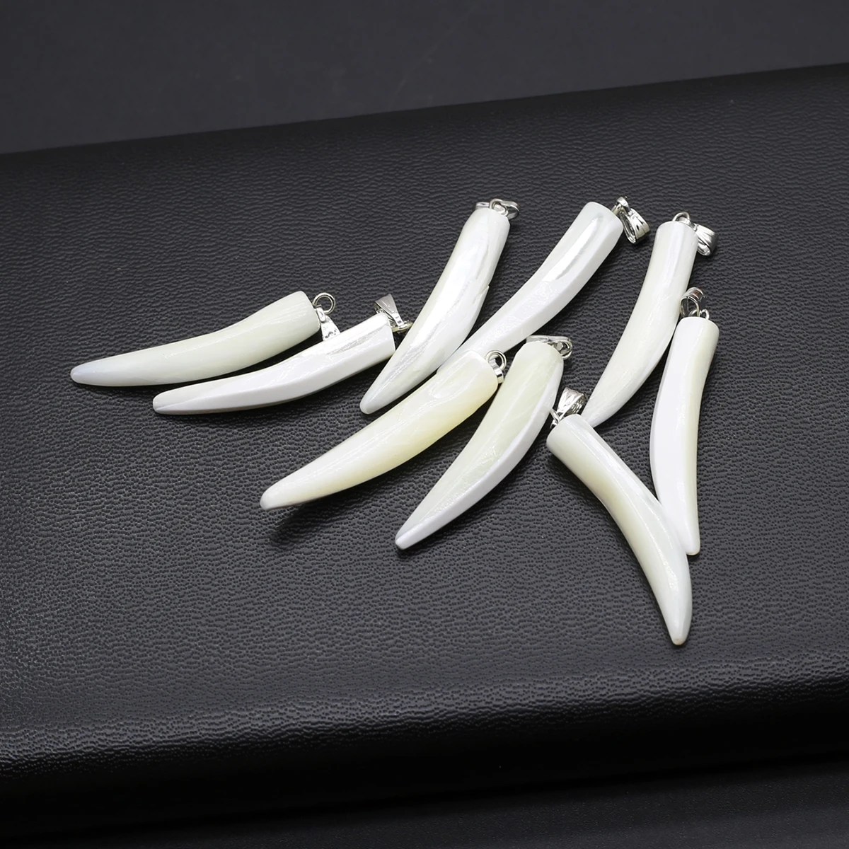 Fine Natural Pearl Shell Pendants Wolf Fang White Shell Charms Fine shape for Jewelry Making Diy Women Necklace Earrings Crafts