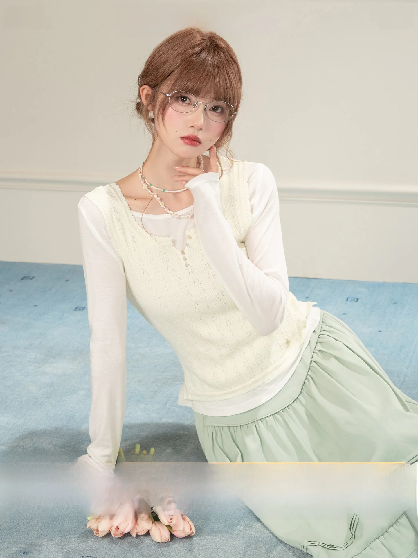 

Heynew Color Long Sleeve T-Shirt Knitted Vest Two Piece Set Women Casual Top round Neck Small V Neck Spring Leisure