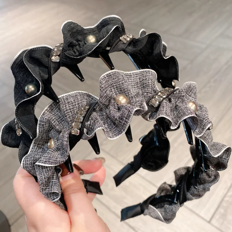 

Retro Pleated Wide Edge Diamond Headband with Toothed Comb Wash Face Anti Slip Hairband Women Hair Accessories and Headwear