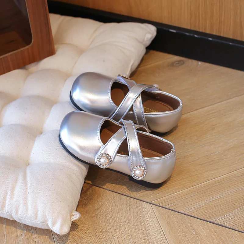 

Girls Autumn Lacquered Single Shoes Childeren Fashion Pearl Velcro Pu Leather Shoes Kids Cross-Strap Soft Sole Princess Shoes