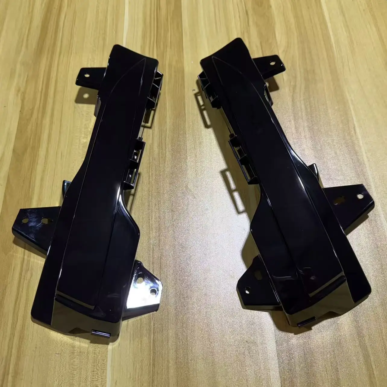 Applicable to Tesla Model 3/Y front bumper fake fog lights 1490022-00-A 1490023-00-A