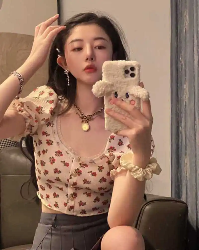 Vintage American Floral Crop Top Women Square Neck Korean Popular Trendy Short Sleeve Tee Summer New Casual Fashion Sexy Tops