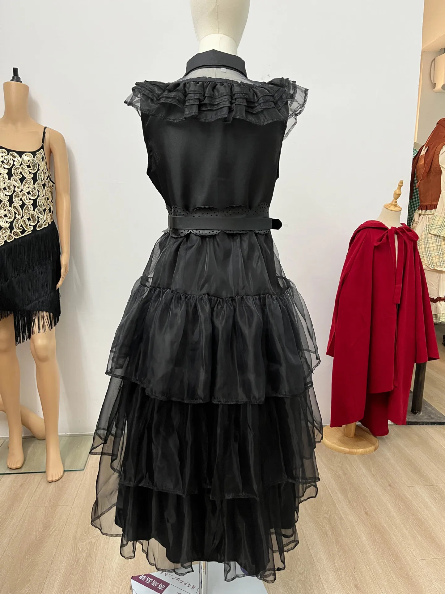 Damen Gothic Blutige Zombie-Braut Cosplay-Kleid mit Rosen-Schleier, Spitzenhandschuhen, Halloween, dunkler Horror, Bühnen-Rollenspiel, Kostüm – Detail 15