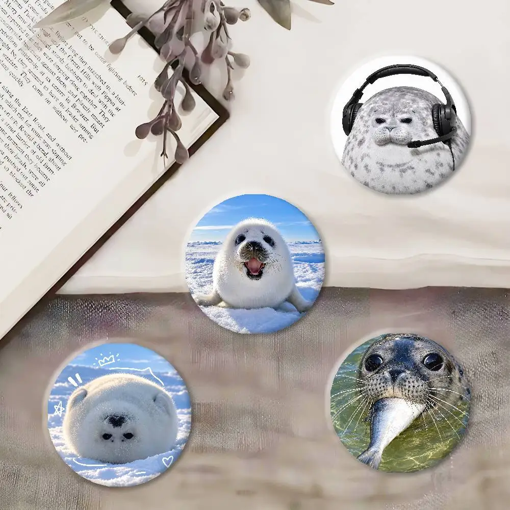Cute Little Seal Badges Accessories Creative Tinplate Pins Funny Badge Metal Brooch For Bag Clothes Hat Decor Jewelry Gifts