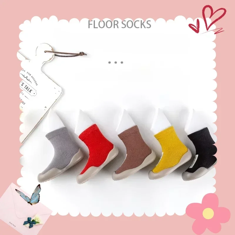 أحذية مشي جديدة للأطفال الرضع أحذية التعليم المبكر نماذج ملصقات القماش جوارب أرضية داخلية أحذية دافئة عالية الجودة