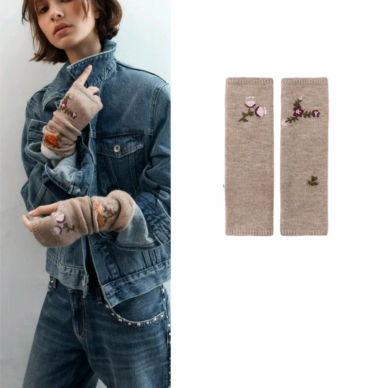 

Winter New Women's Hand Protection Warm Knitted Floral Embroidery Gloves Fingerl Mittens Soft Yarn Gentle Touch 023224