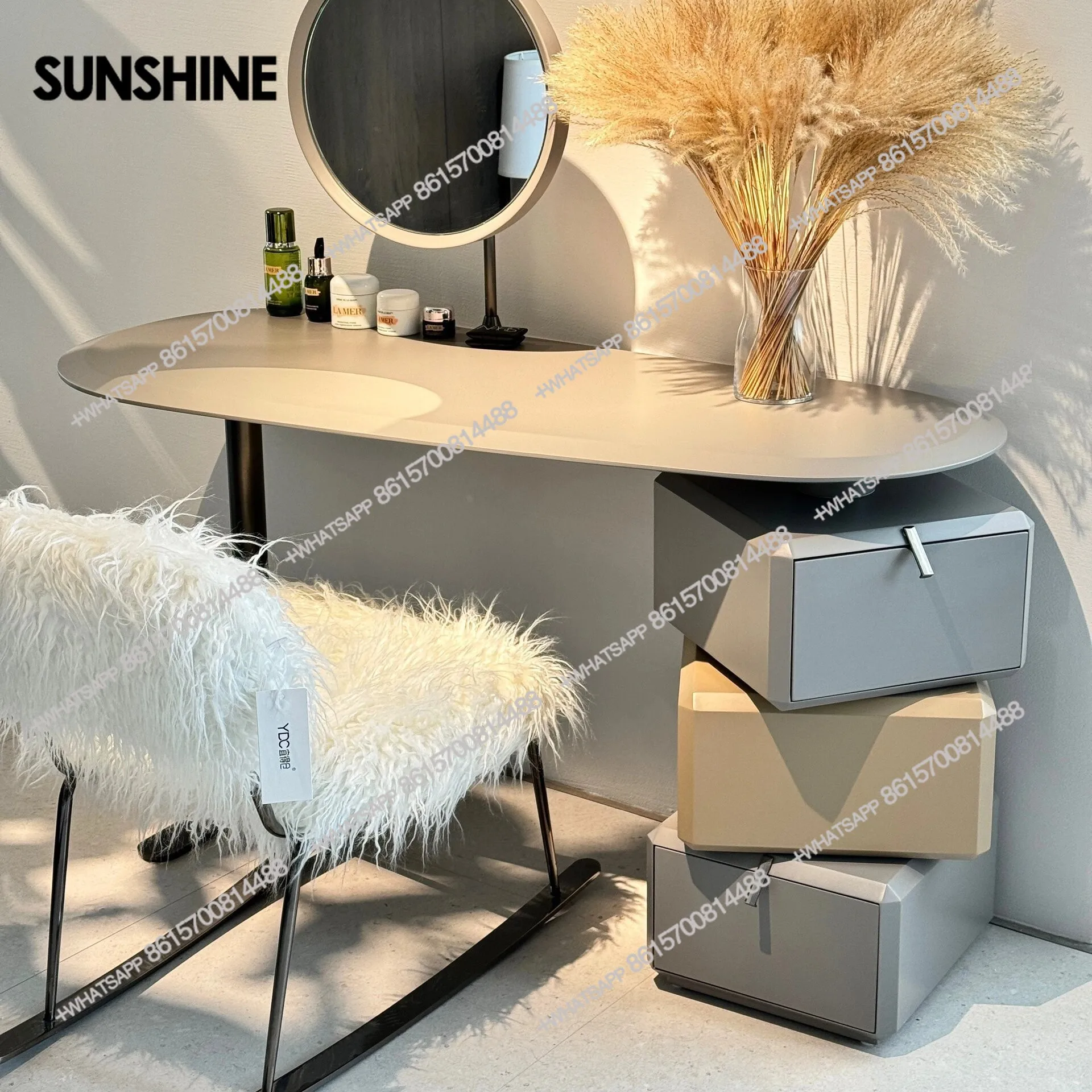 

Italian light luxury minimalist dressing table, modern simple storage cabinet in the bedroom