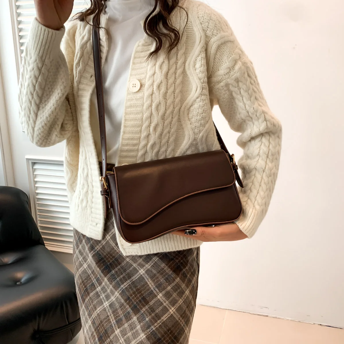 

Fashion Women's Solid Color Shoulder Bag Crossbody Bag Small PU Leather Handbag Flap Underarm Bags Armpit Bags