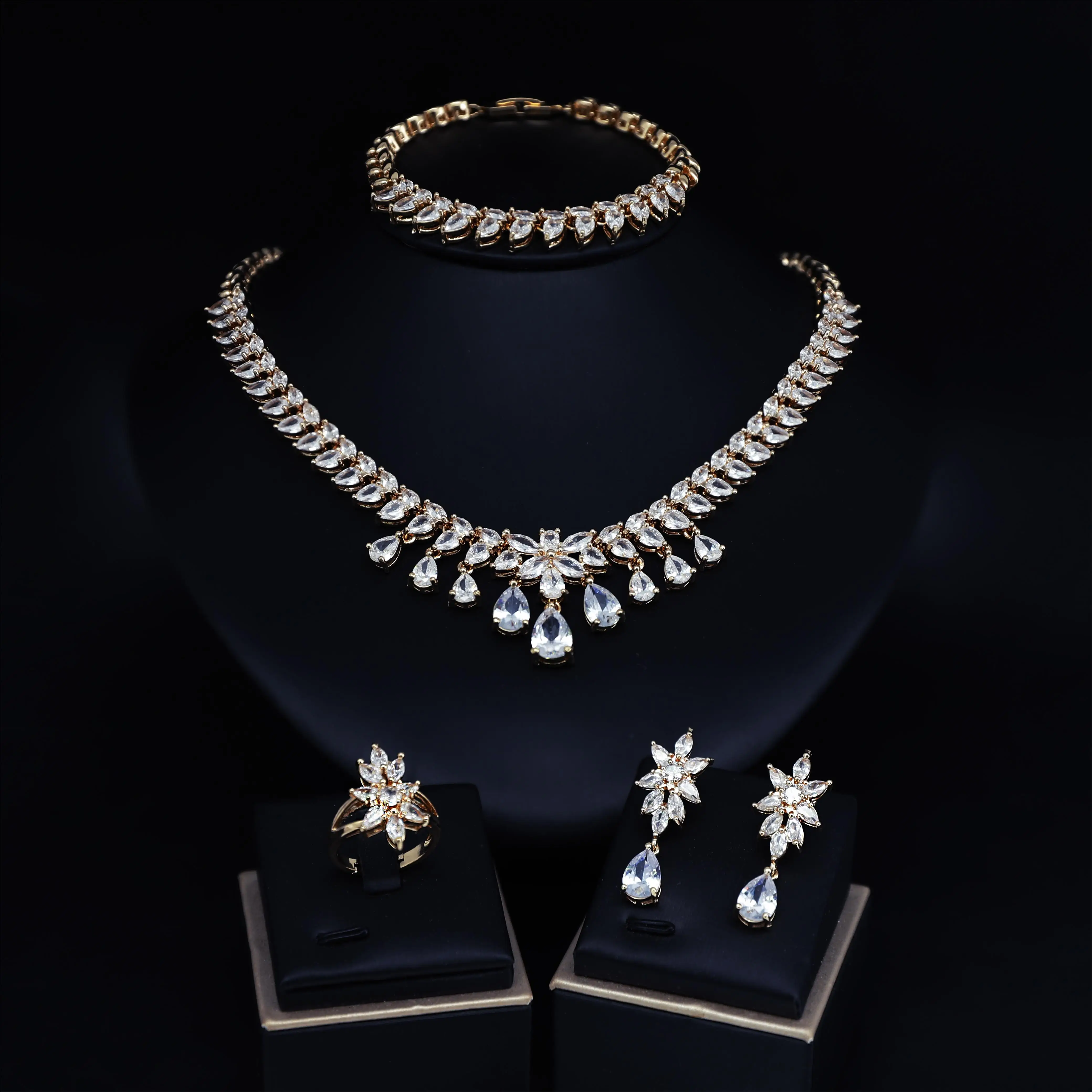 

Trendy 4-piece Bridal Wedding Zirconia Women's Party Jewelry, Luxury Dubai Nigeria Luxury Jewelry Wedding Necklace Set