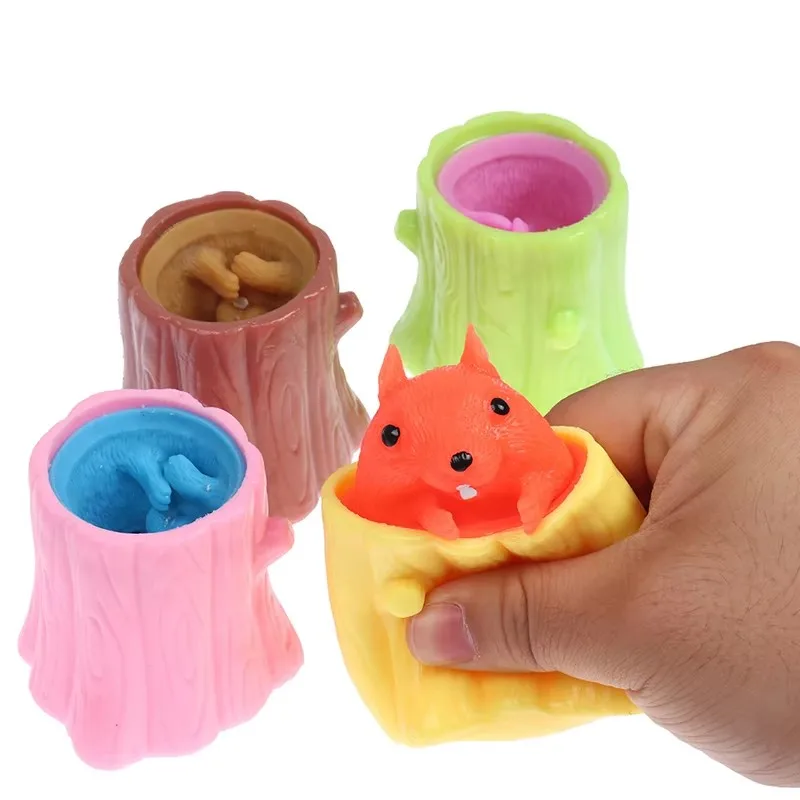Cute Squirrel Tree Stump Squeeze Pop-Out Music Toy Kids Stress Relief Fidget Pinching Fun Play Mini Portable Decompression Toy
