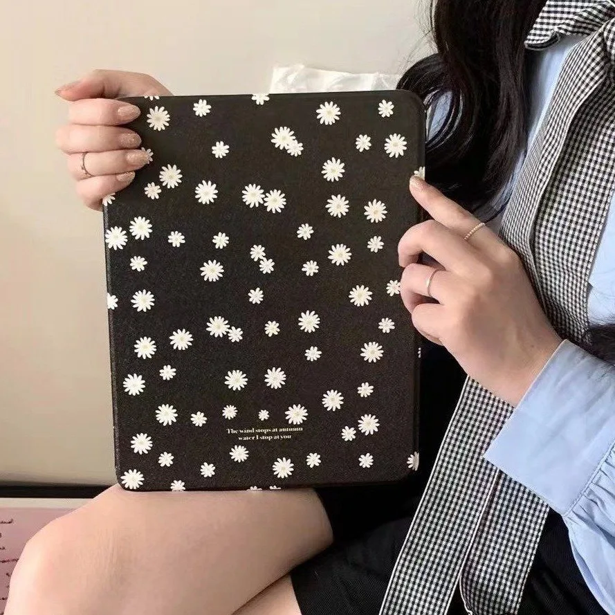 Daisy Floral Print 360 Rotating Pen Slot Tablet Case For iPad 2026 Air 8 7 6 4 3 2 1 Pro 2024 11in 12th 11 10 9 8 7 6 5th Cover 4