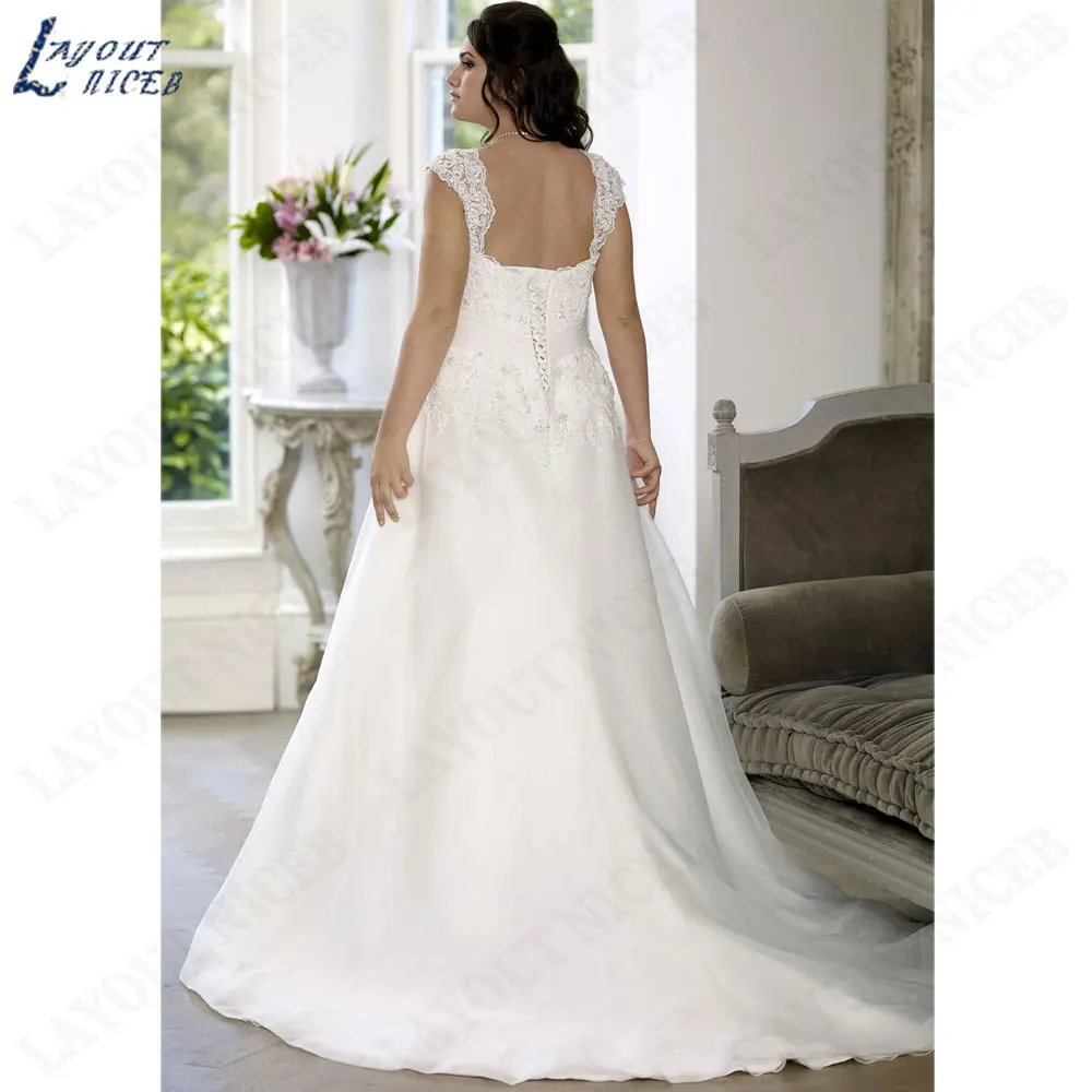 LAYOUT NICEB Plus Size Cap Mouwen A-lijn Trouwjurken V-hals Backless Bride Gowns Back Lace Up Tulle Op maat gemaakte vestidosLAYOUT NICEB Plus Size Cap Mouwen A-lijn Trouwjurken V-hals Backless Bride Gowns Back Lace Up