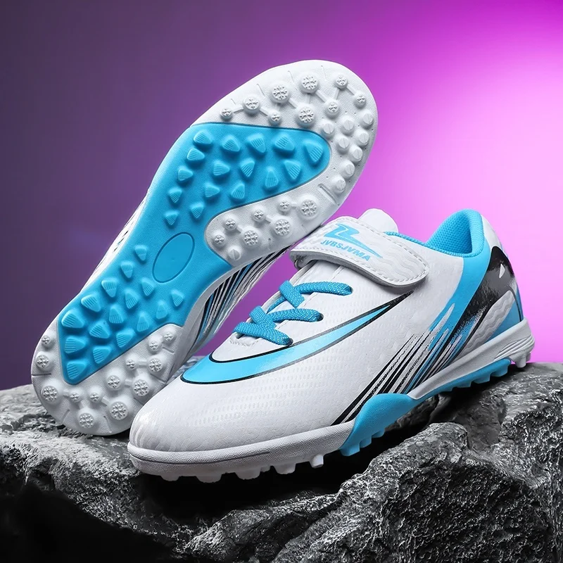 

Новые футбольные бутсы для мужчин и детей, ультралегкие, для игры на траве, профессиональные, нескользящие, для тренировок, прямая поставка