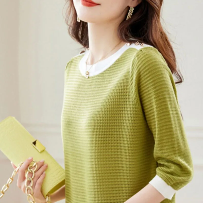 Autumn Fashion Trend Contrast Color Round Neck Loose and Versatile Casual Style Slim and Age Reducing Women\'s Knitted Sweater