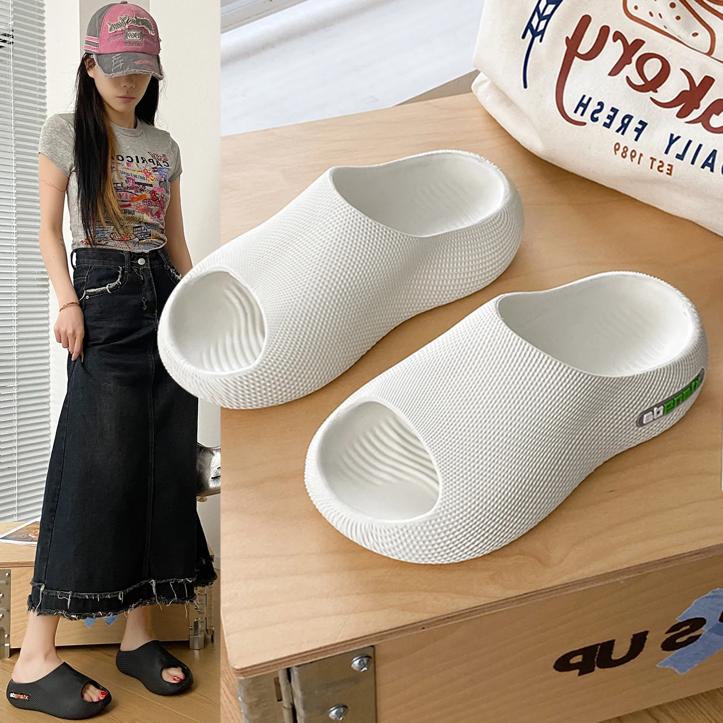 

2026 New Summer Women's EVA Soft Bottom Slip-On Slides Lightweight 3D Sandals Breathable Anti-Slip Wear-Resistant Beach Shoes