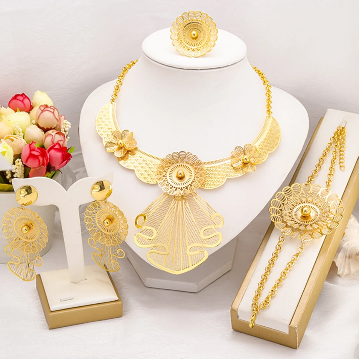 Dubai Gold Indian Women Bridal Jewelry Sets Gold Plated Necklace Earrings Bangle African Fashion Wedding Jewelry Set