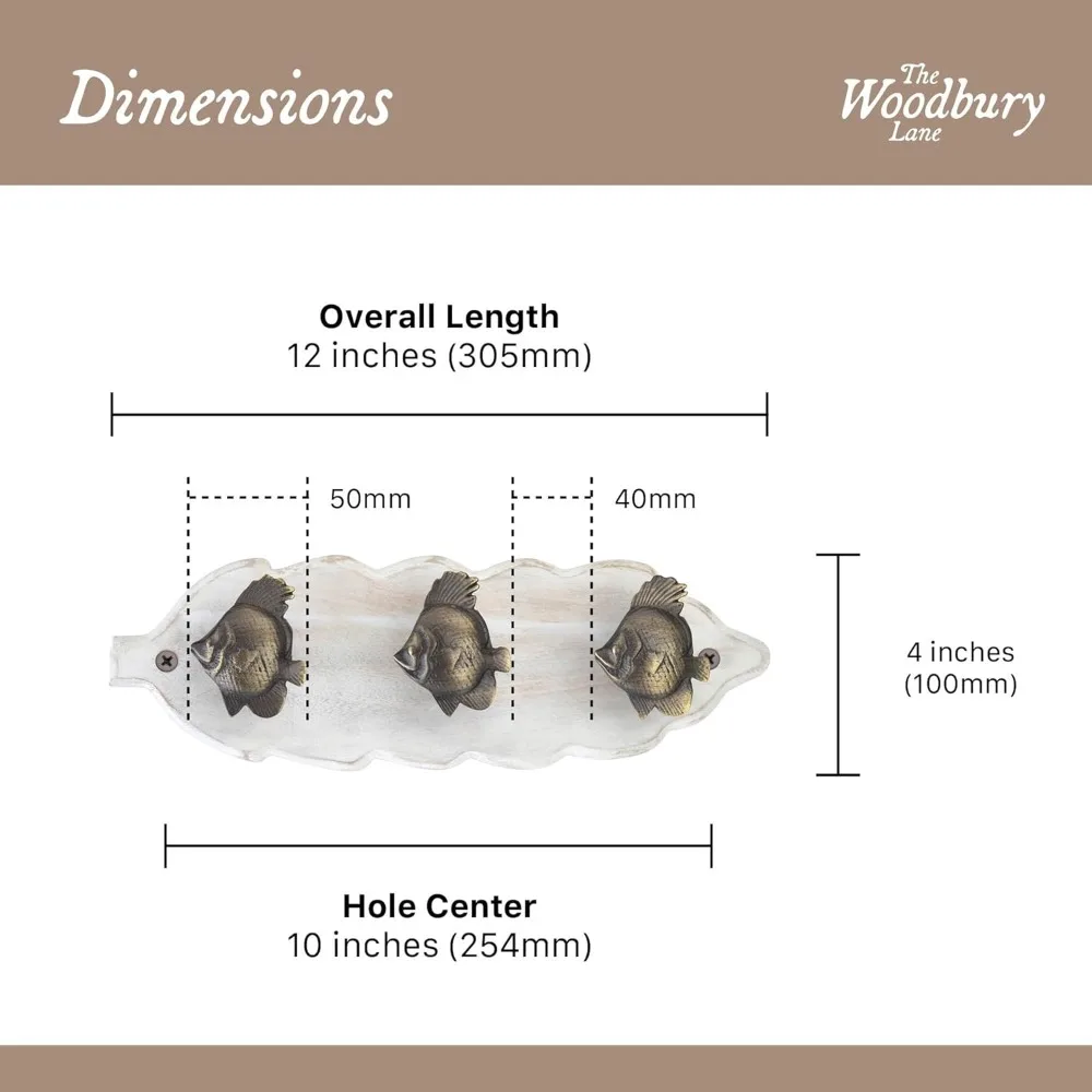 رف معطف عتيق مثبت على الحائط مع 3 خطافات نحاسية عتيقة - قاعدة خشبية بيضاء متعثرة، قبعة على الطراز البحري وسكة معطف #2