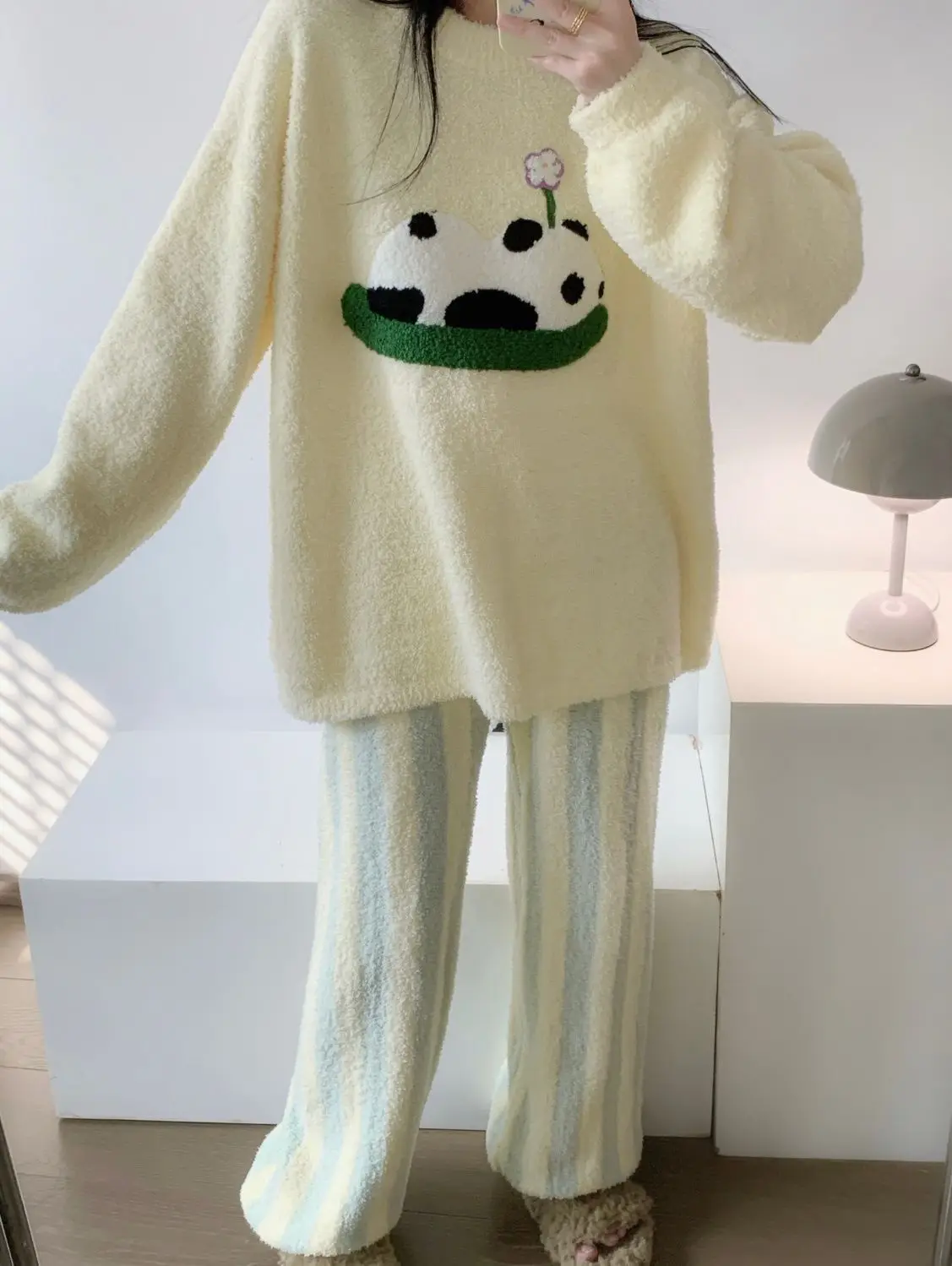 

Женский жаккардовый полуфлисовый комплект с милой пандой, осенне-зимний толстый вязаный топ с длинными рукавами + брюки в полоску, комплект домашней одежды из 2 предметов